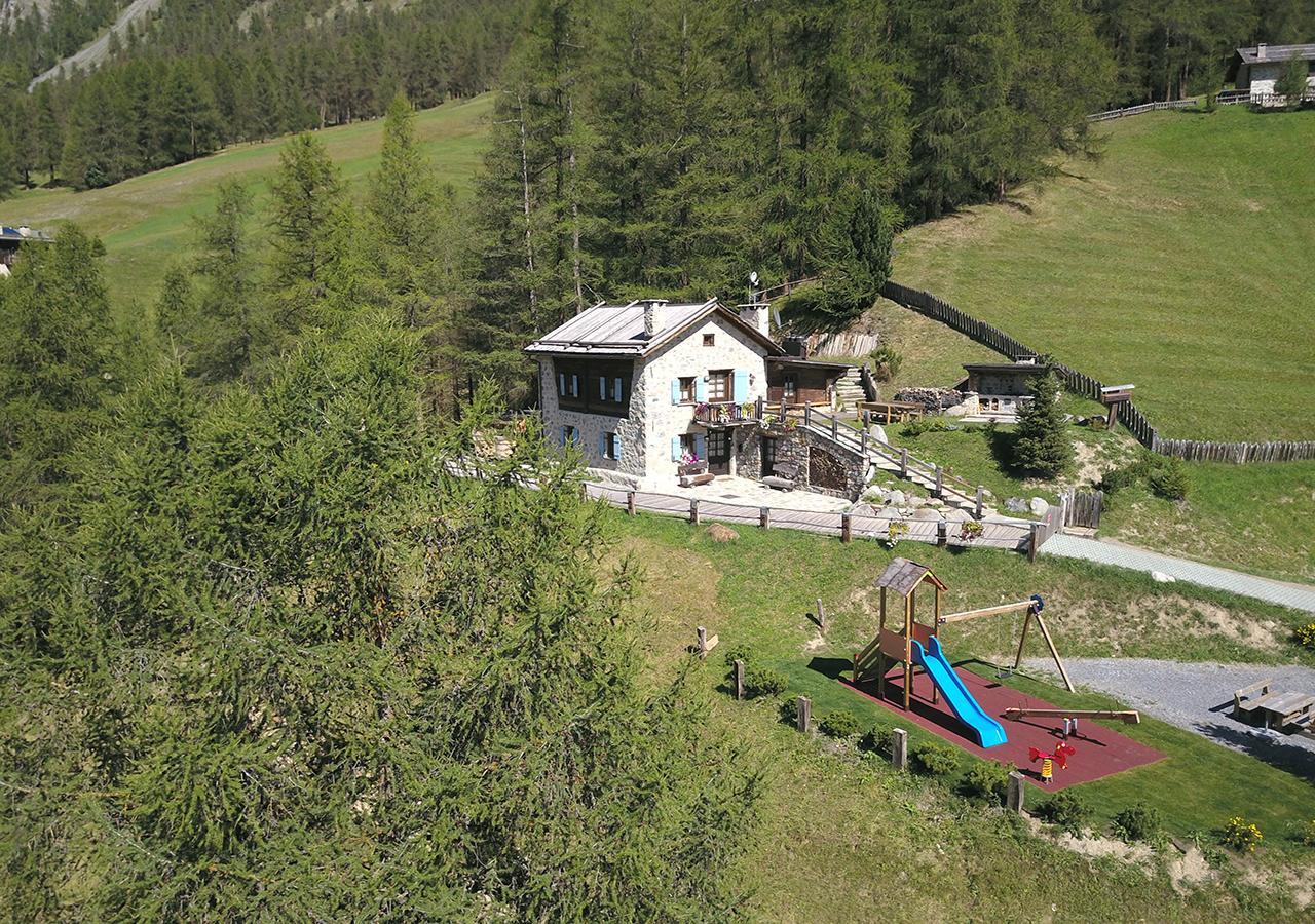 Chalet Charm Villa Livigno Bagian luar foto